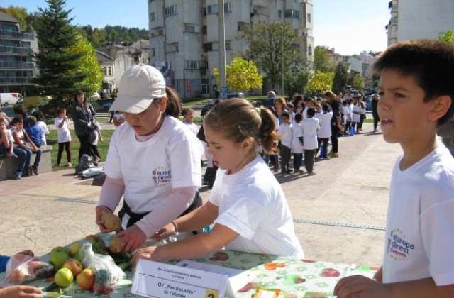 110 деца се включиха в инициативата „Ден на здравословното хранене и спорта