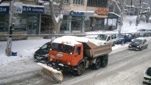 Кметът на Плевен проверява готовността на снегопочистващите фирми