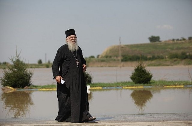 Отец Иван става игумен на Добридолския манастир