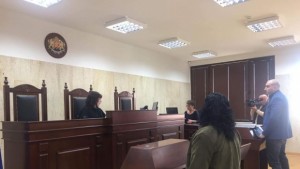 Собственици на незаконни постройки обжалват заповеди за събаряне