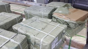 Митничари задържаха близо 30 т недекларирани материали за производство на