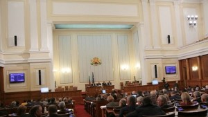 Парламентът прие на първо четене промени в данъчни закони