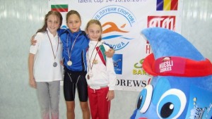 Пет златни и един сребърен медал за сливенските плувци два