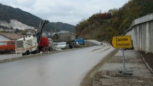 Ударно строят обходния път на Смолян