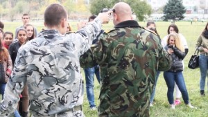 Военни демонстрации пред ученици от Търговище