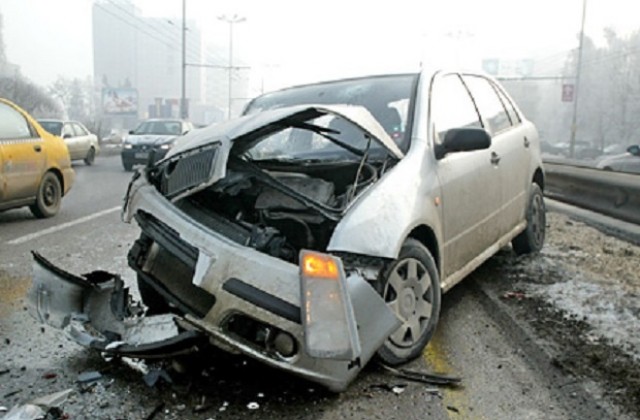 Само за 20 минути две катастрофи на опасни кръстовища в Пловдив