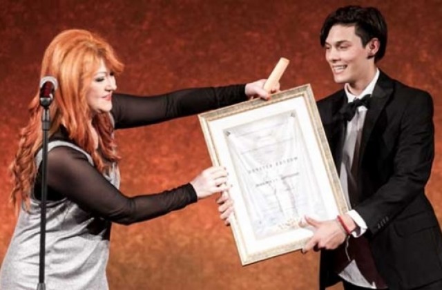 Националните награди „Любимец 13” се превърнаха в празник за Варненския драматичен театър