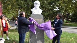Откриха официално възстановения паметник на Никола Ракитин