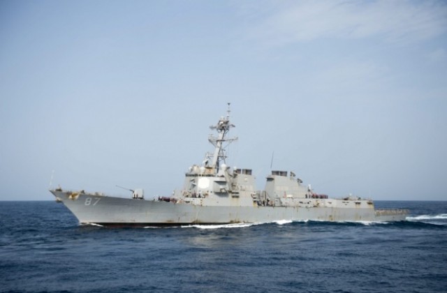 Боен кораб на САЩ с демонстрация край спорните Параселски острови в Южнокитайско море