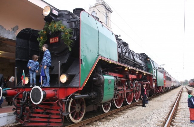 Стотици русенци отпразнуваха 150 г. от първата железопътна линия Русе-Варна