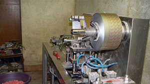 Нарколаборатория и 24 нелегални чужденци разкриха спец полицаи