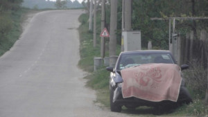 Млад шофьор се заби в стълб и влезе в болница