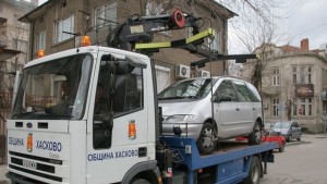 Комисия ще отстранява спрени от движение коли в Хасково