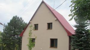 Хижа Божур вече е изцяло обновена