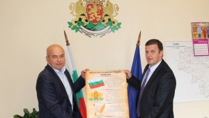 С плакати правят децата подобри българчета