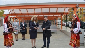 Откриха новопостроения пазар за плодове и зеленчуци в кв Сини