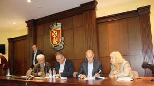 Подписаха последните документи за ремонт на училища и градини в