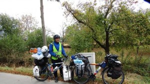 Шуменецът тръгнал на междуконтинентално пътешествие с колело се завръща