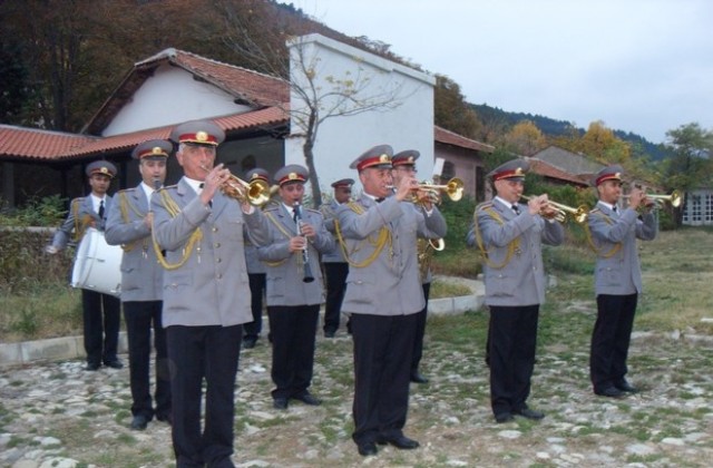 Военният духов оркестър възроди един отдавнашен марш, свързан с 11 пехотен Сливенски полк