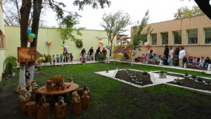 Детската ясла в Нова Загора с нов вътрешен двор