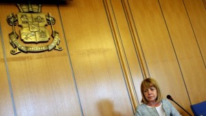 Прекратяват договор на фирма заради некачествения ремонт на софийска улица