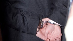 Прокуратурата задържа общинар в Луковит за лихварство