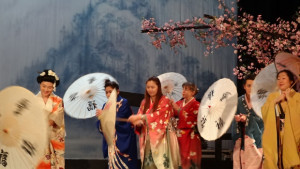 Азиатски хор гостува на сцената на Операта