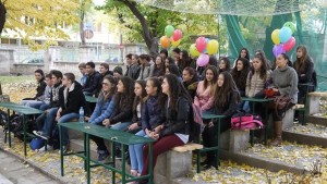 Възстановена класна стая на открито посрещна учениците в Математическата гимназия