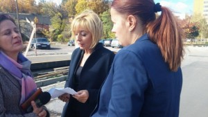 Мая Манолова дава по 4 ваучера за 80 лв на