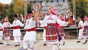 Капанският ансамбъл бе гост на празника на Айтос Димитровден