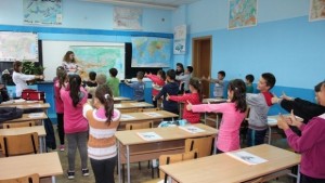 Детското полицейско управление в Трявна и доброволци от БЧК с