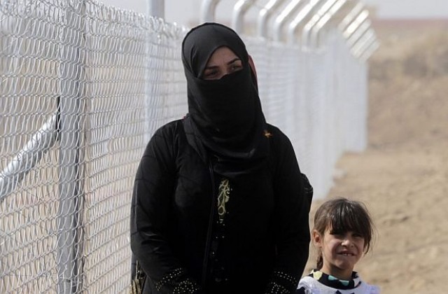 Ислямска държава използва десетки хиляди хора като жив щит в Мосул