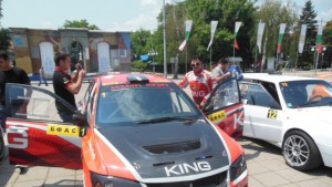 Илия Царски дарява за лечението на 3 годишния Валентин купата