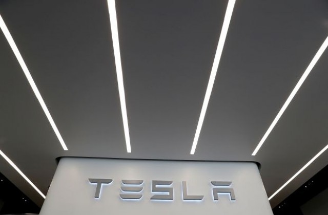 Tesla Motors представи слънчева батерия-покрив (ВИДЕО)