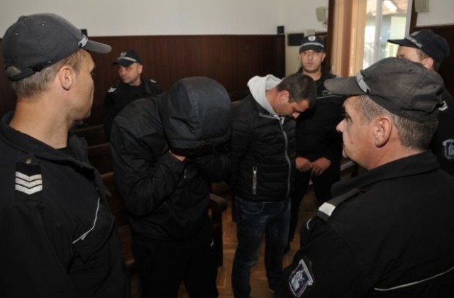 Двама от задържаните за обира на пощата в Хасково остават в ареста (СНИМКИ)