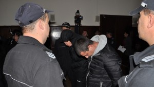 Съдът остави двама в ареста за пощенския обир