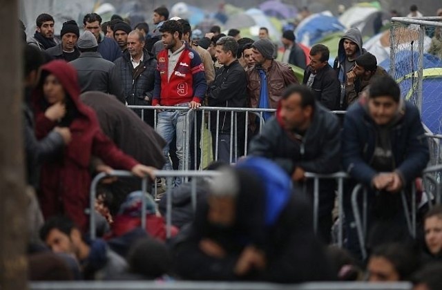 Страните от ЕС отказват да помагат на Гърция за бежанците