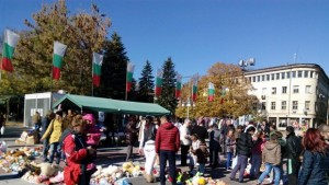 Благодарим Ви кюстендилци събраната сума от базара за Валентин е