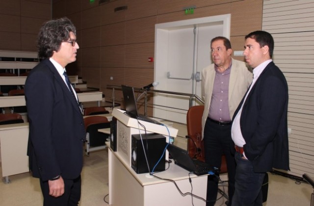 Топ офталмолози от Пловдив и Стара Загора предават уменията си на млади колеги