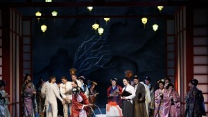 Бътерфлай зад кулисите