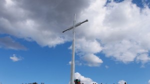 Осветиха 16метровия кръст на село Бряст 35метров готвят в с