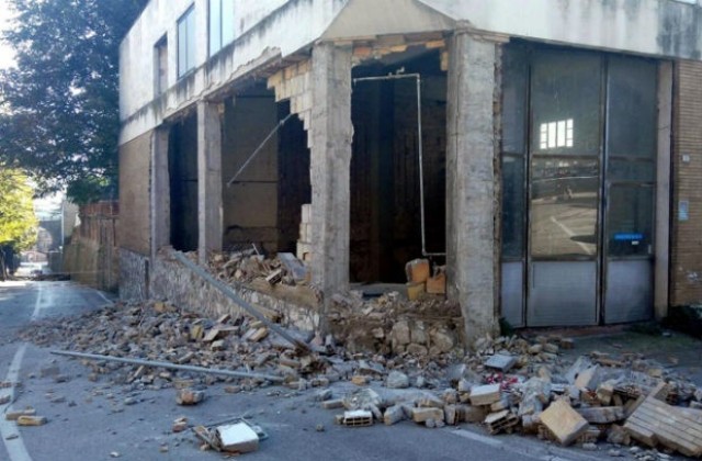 Районът на земетресението в Италия е потънал със 70 см
