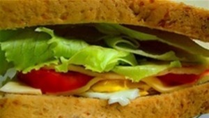 Проверяват храните в училищата и детските градини