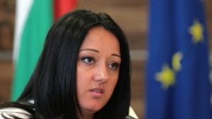 Лиляна Павлова открива поредния саниран блок в Благоевград