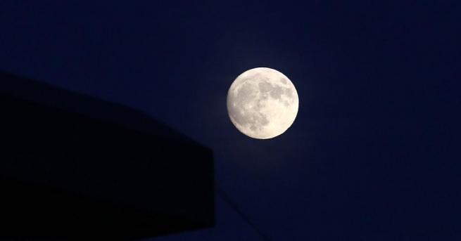 Луната днес изглежда като много спокойно място В древността си