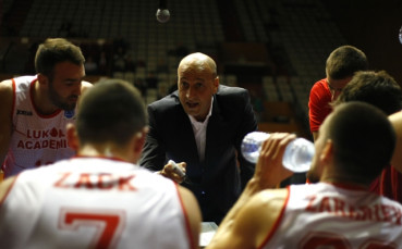 Лукойл падна в Словакия, но спечели група F във ФИБА Къп