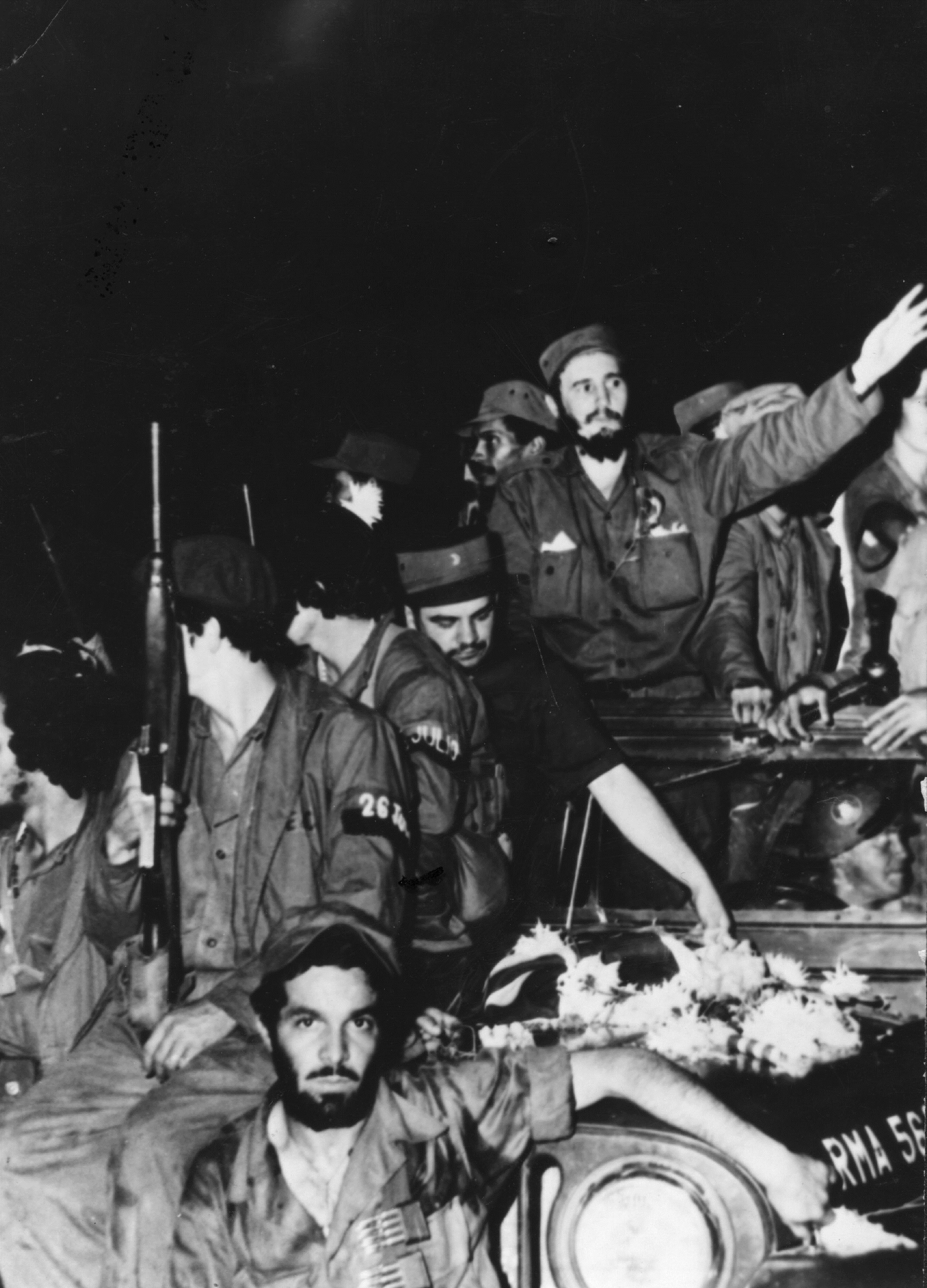 Фидел Кастро и войници от бунтовническата армия напът към Хавана. Той става премиер на Куба през февруари 1959 г.