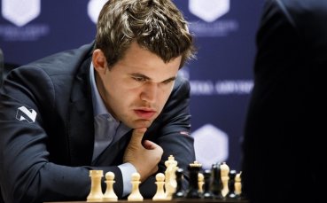 Шампионът Магнус Карлсен Норвегия победи претендента Ян Непомнящи Русия в