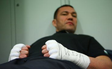 Кобрата и Питър в минутите преди мача