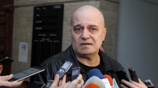  <p>&bdquo;Барометър България&rdquo;: Слави Трифонов е новият Бареков</p> 